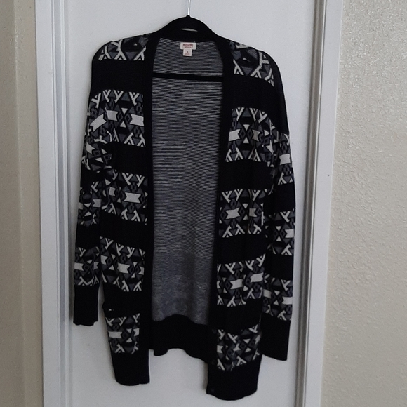 Cardigan - Picture 1 of 3
